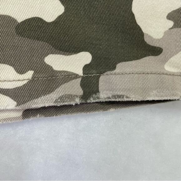 Camo Mini Skirt NWT Kensie Jeans Sz 4/27 Camouflage Distressed Denim Skirt - Picture 4 of 9